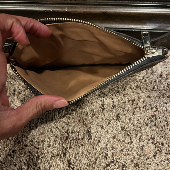 Michael Kors Fanny Bag (Small) - Picture 2 of 6